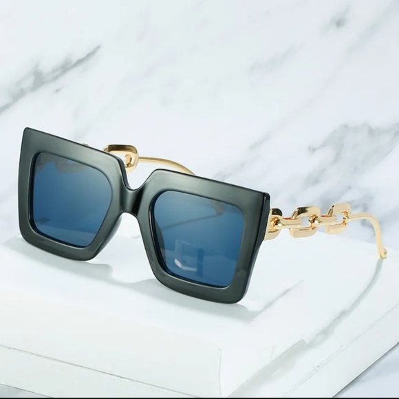 Square Sunglasses. Chain Temple UV Protection Sunglasses. Photos taken by me - Picture 4 of 11